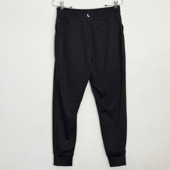 Lolë Women’s Classic Jogger Pant, Heathered Gray size Small - Picture 4 of 6